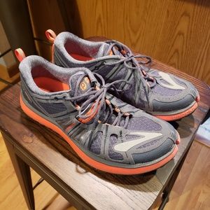 Women's Brooks running shoes